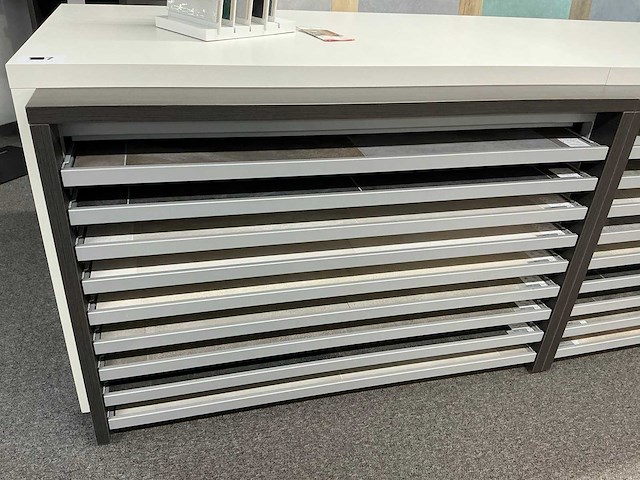 Redec presentatiemeubel - afbeelding 11 van  12