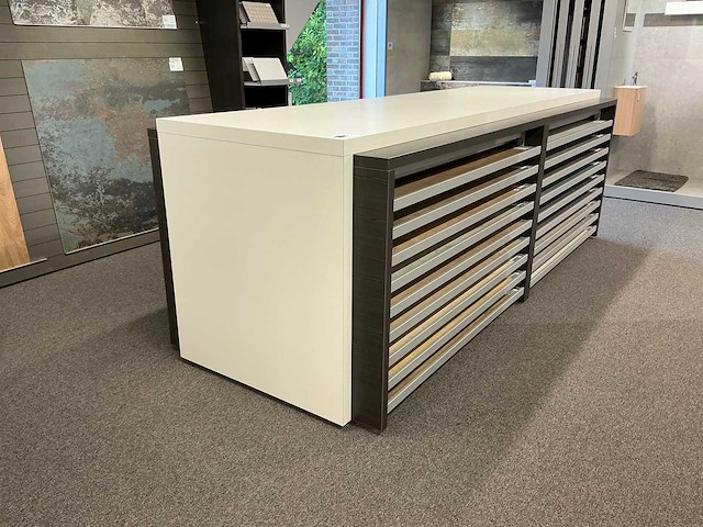 Redec presentatiemeubel - afbeelding 1 van  13