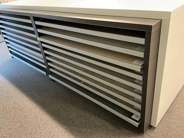 Redec presentatiemeubel - afbeelding 12 van  13