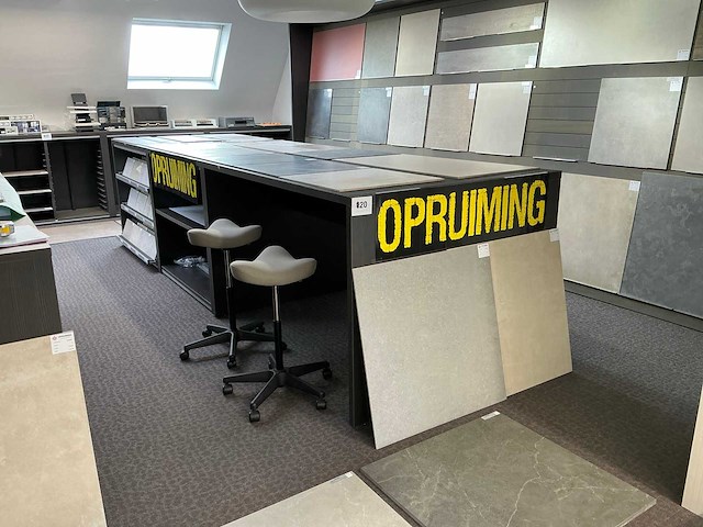 Redec tafel + presentatiemeubels - afbeelding 1 van  19