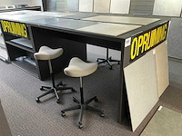 Redec tafel + presentatiemeubels - afbeelding 13 van  19