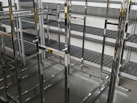 Reeks chromé kledijrekken - afbeelding 3 van  10