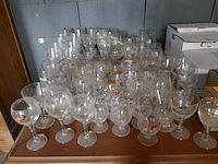 Reeks diverse bierglazen - afbeelding 2 van  3
