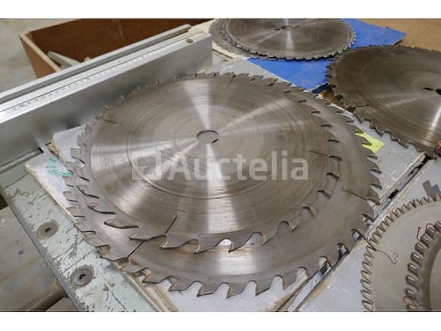 Reeks diverse zaagbladen - afbeelding 4 van  5