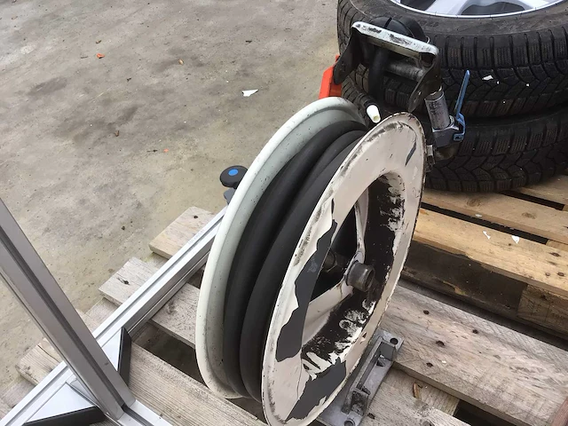 Reel - afbeelding 2 van  2