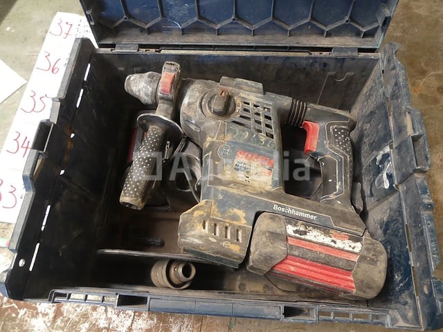 Ref: 61047-70636 - 2 hilti rotschuimers, bosch - afbeelding 9 van  17