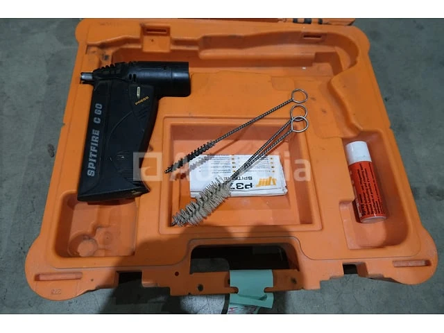 Ref: 9807002-15 - spit p370 spitfire kruitspijkermachine - afbeelding 2 van  7