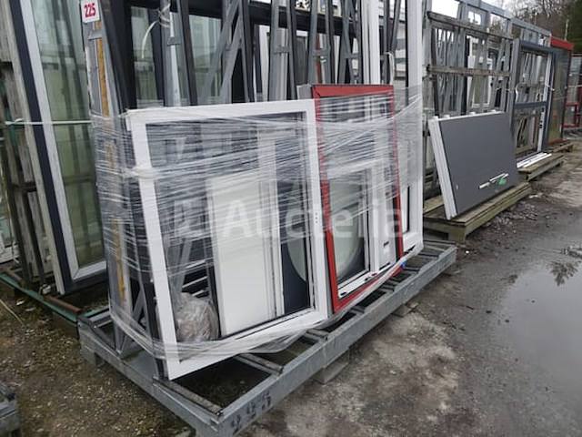 Ref: emaill 225 - 8 pvc chassis - afbeelding 1 van  11