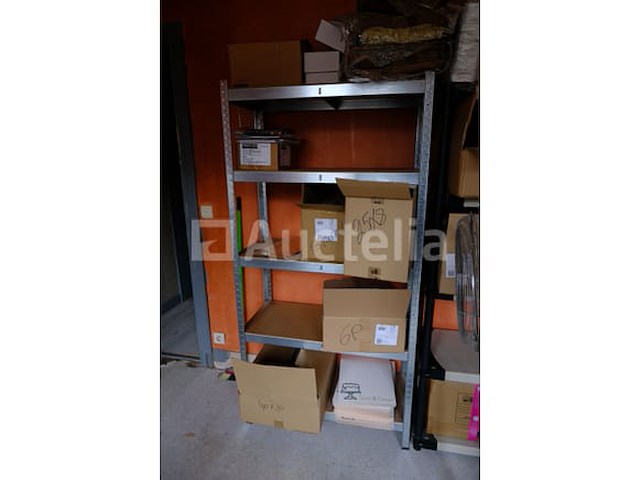 Ref: kavel 1002 - alle inhoud van een kamer - diverse voorwerpen - afbeelding 3 van  7