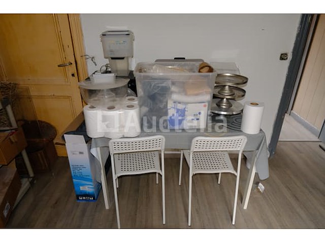 Ref: kavel 1003 - alle inhoud van een kamer - diverse voorwerpen - afbeelding 3 van  7