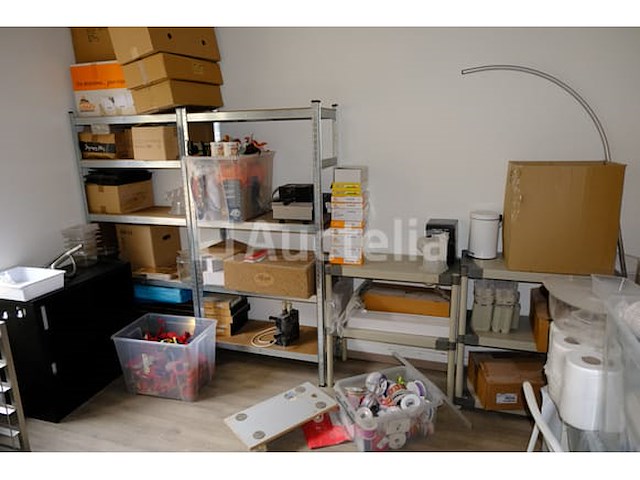 Ref: kavel 1003 - alle inhoud van een kamer - diverse voorwerpen - afbeelding 4 van  7