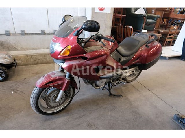 Ref: (lot 11) - motorfiets (inbeslagname op straat) honda deauville 650 - afbeelding 1 van  27