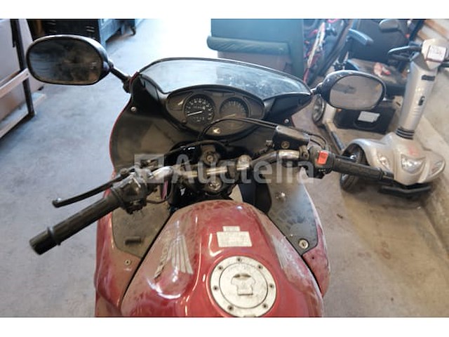 Ref: (lot 11) - motorfiets (inbeslagname op straat) honda deauville 650 - afbeelding 14 van  27