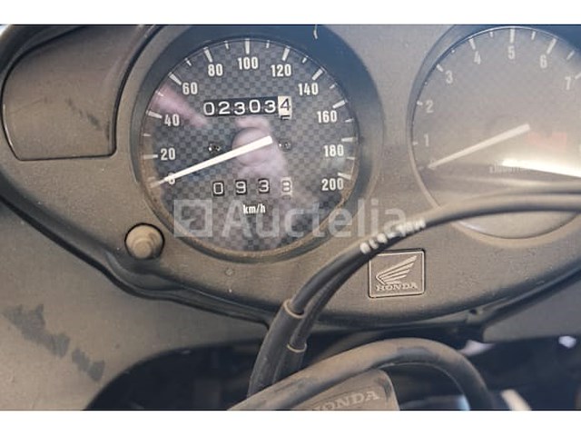 Ref: (lot 11) - motorfiets (inbeslagname op straat) honda deauville 650 - afbeelding 15 van  27