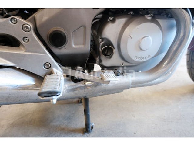 Ref: (lot 11) - motorfiets (inbeslagname op straat) honda deauville 650 - afbeelding 19 van  27