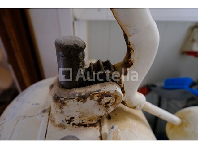 Ref: lot 111 - beher ronde scheidingswand - afbeelding 1 van  7