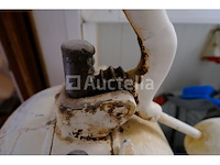 Ref: lot 111 - beher ronde scheidingswand - afbeelding 1 van  7