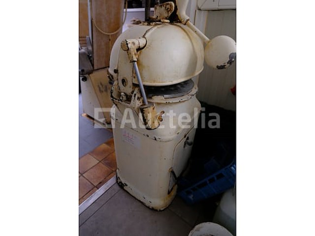 Ref: lot 111 - beher ronde scheidingswand - afbeelding 4 van  7