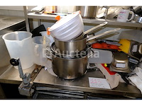 Ref: lot 113 - roestvrijstalen tafels met inhoud - afbeelding 5 van  11