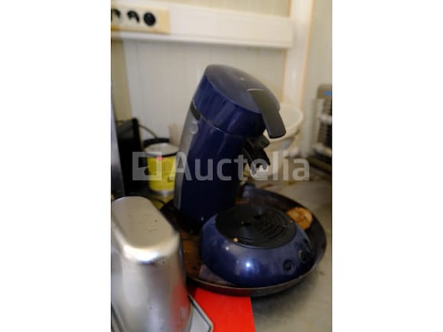 Ref: lot 113 - roestvrijstalen tafels met inhoud - afbeelding 10 van  11