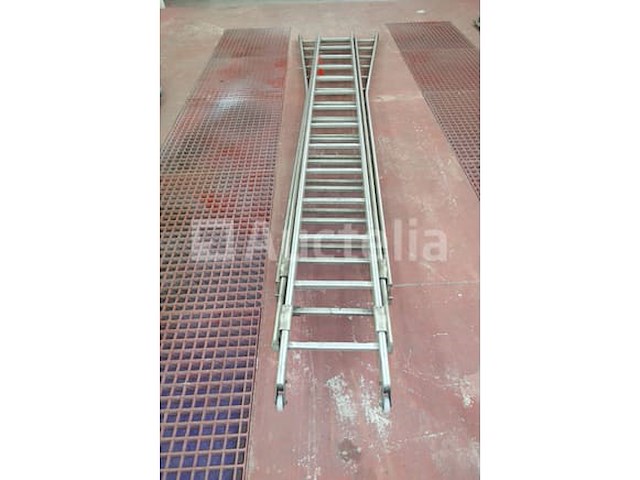 Ref: lot 14 - drievoudige aluminium ladder 3x13 - afbeelding 1 van  7