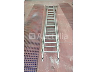 Ref: lot 14 - drievoudige aluminium ladder 3x13 - afbeelding 1 van  7