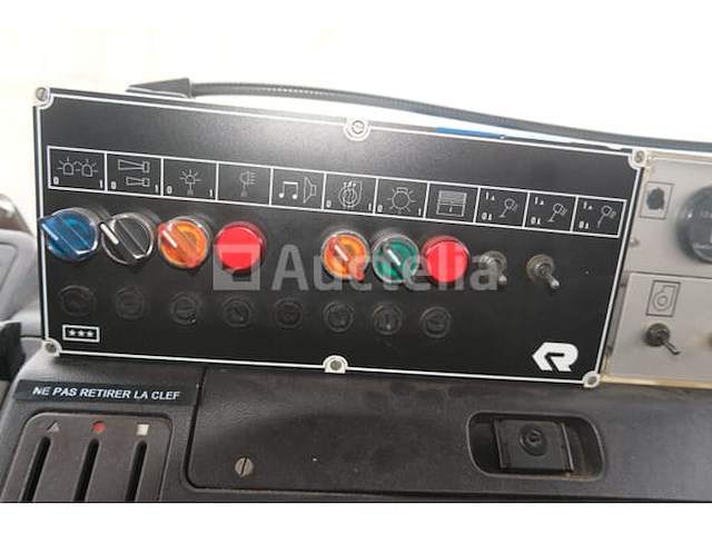 Ref: lot v2 - steyr 19 s 32 tankwagen (1996-37.800 km-vin:van1932yy03yy6517) - afbeelding 29 van  75