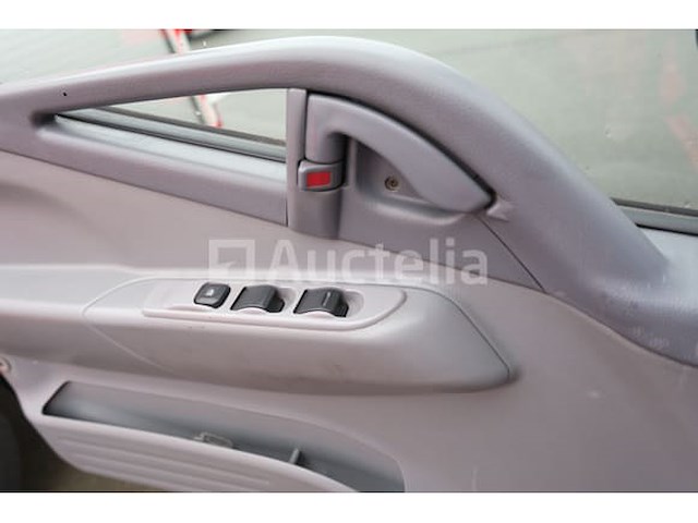 Ref: lot v4 - platte vrachtwagen met tanker mitsubishi canter fuso fe85 (2007-75,247 km-vin:tybfe85pc6dt05456) - afbeelding 32 van  62