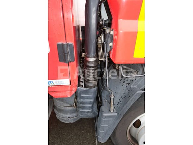 Ref: lot v4 - platte vrachtwagen met tanker mitsubishi canter fuso fe85 (2007-75,247 km-vin:tybfe85pc6dt05456) - afbeelding 4 van  62