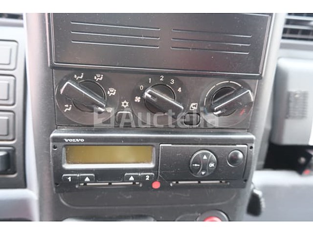 Ref: lot v4 - platte vrachtwagen met tanker mitsubishi canter fuso fe85 (2007-75,247 km-vin:tybfe85pc6dt05456) - afbeelding 8 van  62