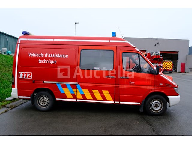Ref: lot v8 - utility bus (voor onderdelen) mercedes-benz sprinter 316 cdi (2006-359.060 km-vin:wdb9036621r939210) - afbeelding 13 van  63