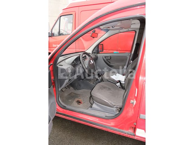 Ref: lot v9 - auto (voor onderdelen) opel combo 1.7 dti (2004-164.456 km-vin:w0l0xcf0643023218) - afbeelding 29 van  53