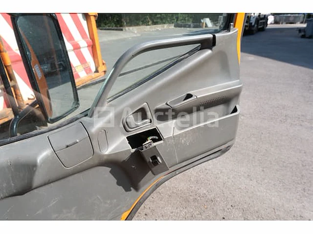 Ref: tmi173 - laadwagen met kraan mitsubishi canter fe659/2 (2005-132,065 km) (wijn: tybfe659f6ds31555) - afbeelding 8 van  57