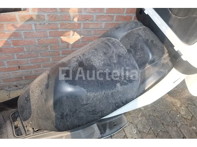 Ref: v2 - 125 cc scooter (voor onderdelen) mbk skyliner - afbeelding 2 van  14