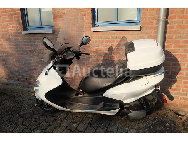 Ref: v2 - 125 cc scooter (voor onderdelen) mbk skyliner - afbeelding 1 van  14