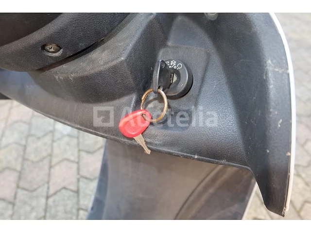 Ref: v3 - scooter 125 cm³ (voor onderdelen) mbk skyliner (vin: vtlse067000005716) - afbeelding 8 van  18