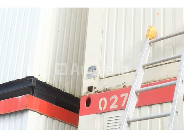 Ref:0255 - geïsoleerde bouwplaatscontainer + inhoud - afbeelding 5 van  16