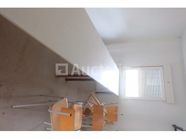 Ref:0257 - geïsoleerde bouwplaatscontainer + inhoud - afbeelding 2 van  18