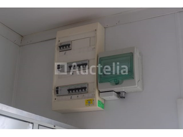 Ref:0270 - geïsoleerde bouwplaatscontainer + inhoud - afbeelding 1 van  18