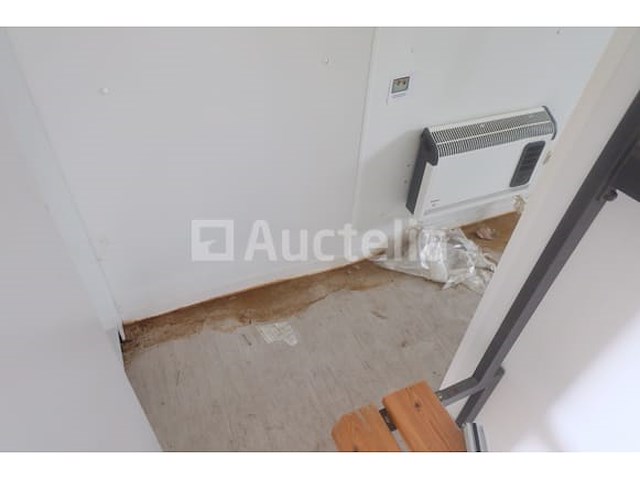 Ref:0273 - geïsoleerde container op de bouwplaats + inhoud - afbeelding 9 van  26