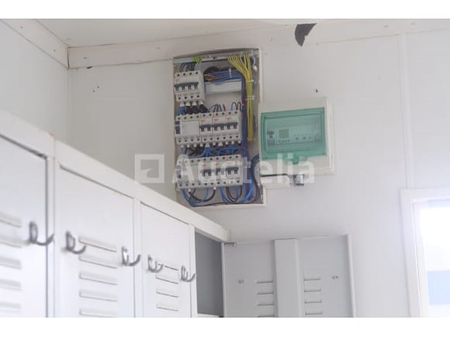 Ref:0273 - geïsoleerde container op de bouwplaats + inhoud - afbeelding 26 van  26