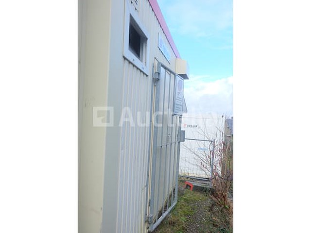 Ref:0275 - geïsoleerde container op de bouwplaats + inhoud - afbeelding 1 van  20