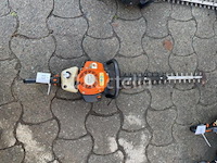 Ref:12 - stihl hs 82 r benzine heggenschaar - afbeelding 1 van  4