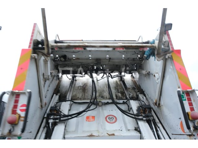 Ref:1386 - renault midlum 270dxi vuilniswagen (2011-221,837 km) (vin:vf644ahl000006206) - afbeelding 28 van  50