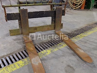 Ref:2721012-20 - schort met vorken voor manitou pfb telehandler - 5 ton - afbeelding 3 van  6