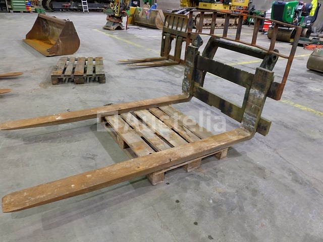 Ref:2721012-21 - schort met vorken voor manitou pfb telehandler - 5 ton - afbeelding 2 van  6