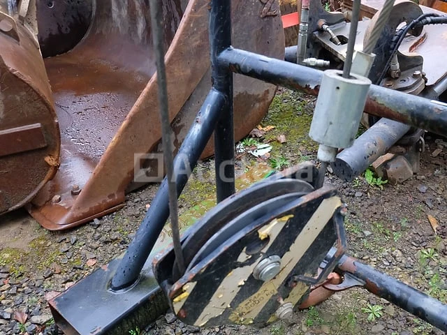 Ref:2721017-8 / 2721016-6 - lier + ondersteuning voor manitou 5t lier - afbeelding 7 van  9