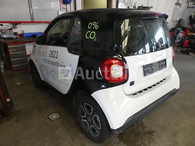 Ref:2823 - elektrische auto smart eq fortwo coupé (2019-71,947 km)(vin:wme45339911k334395) - afbeelding 8 van  19