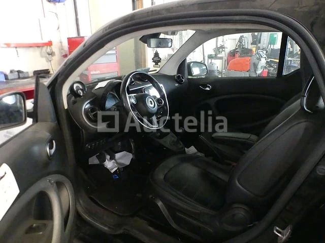 Ref:2823 - elektrische auto smart eq fortwo coupé (2019-71,947 km)(vin:wme45339911k334395) - afbeelding 12 van  19