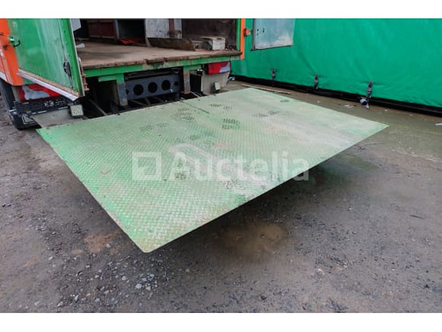 Ref:2910003-1 boxtruck met verhoogde achterklep man - afbeelding 29 van  52